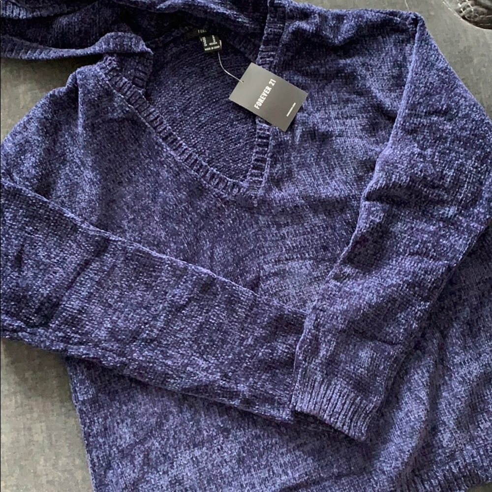 🆕 v-neck sweater